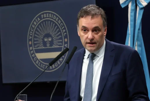 Manuel-Adorni-1