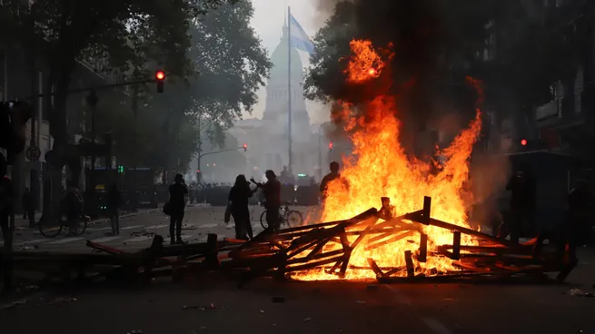 represion-marcha-jubilados-hinchas-6jpeg