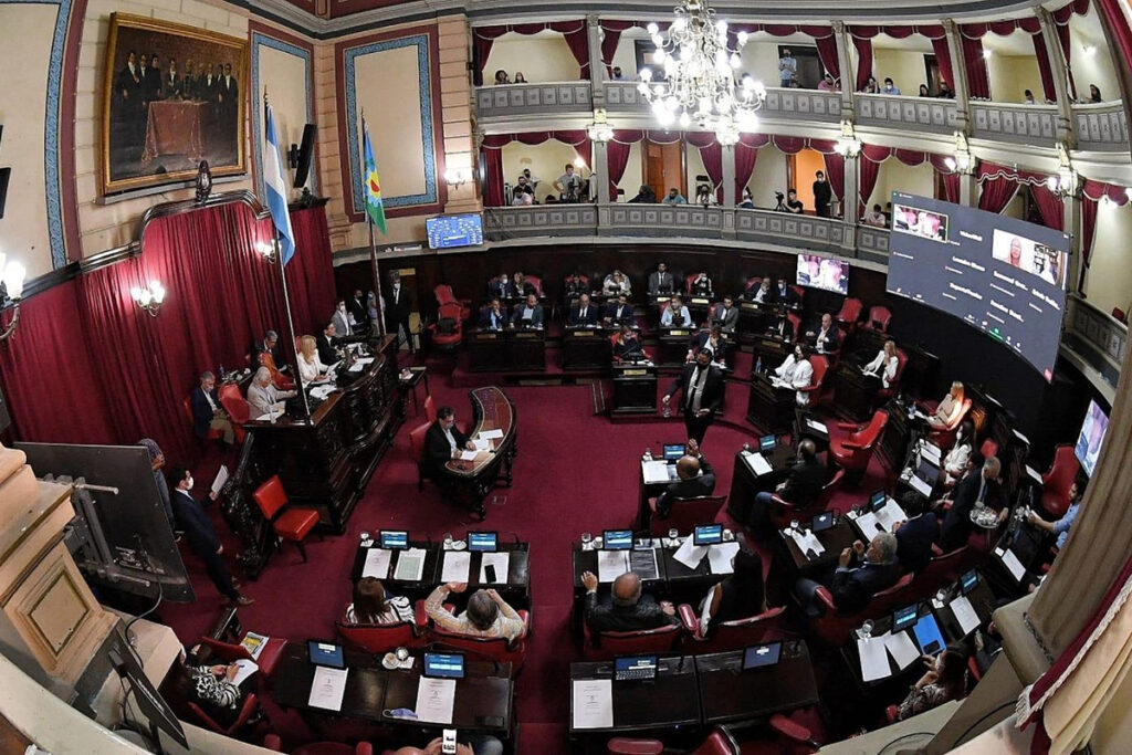 Senado-bonaerense-Programa-de-Reactivacion-del-Turismo-y-designacion-Alejandro-Formento-como-director-bco-prov-foto-GPBA
