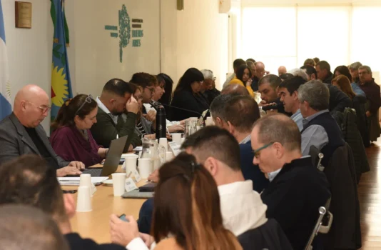 paritarias-docentes-y-estatales-9-octubre-2024-1jpg (1)