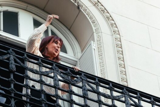 cristina-kirchner-salio-saludar